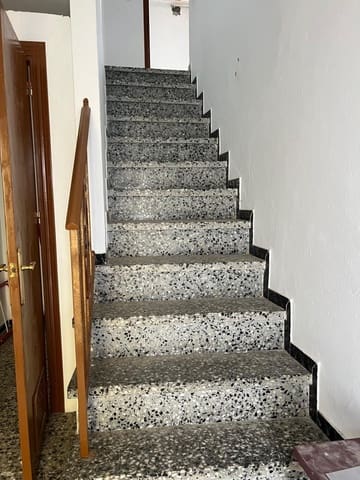 Casa de 6 habitaciones en Salares en venta - 81.000 € (Ref: 9676780)