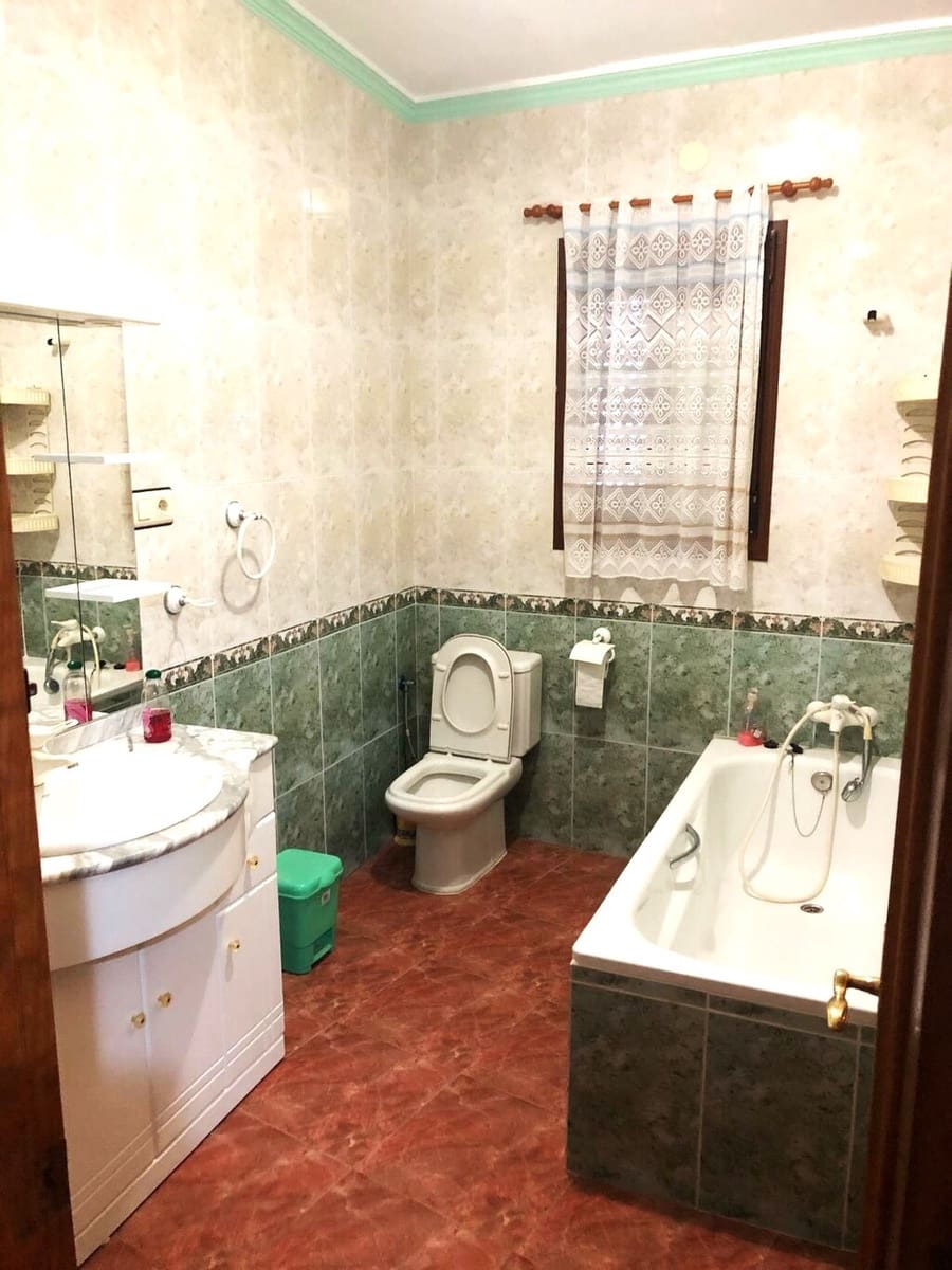 4 bedroom Townhouse for sale in Archez - € 169,000 (Ref: 9676782)