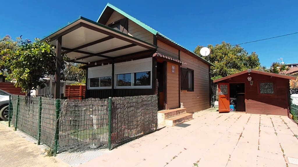 2 slaapkamer Houten huis te koop in Velez-Malaga met zwembad - € 155.000 (Ref: 9751701)