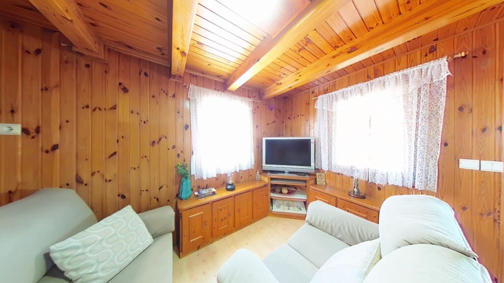 2 slaapkamer Houten huis te koop in Velez-Malaga met zwembad - € 155.000 (Ref: 9751701)