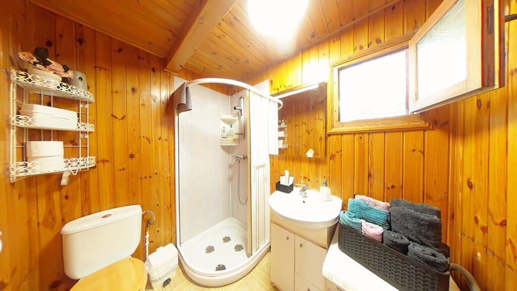 2 slaapkamer Houten huis te koop in Velez-Malaga met zwembad - € 155.000 (Ref: 9751701)