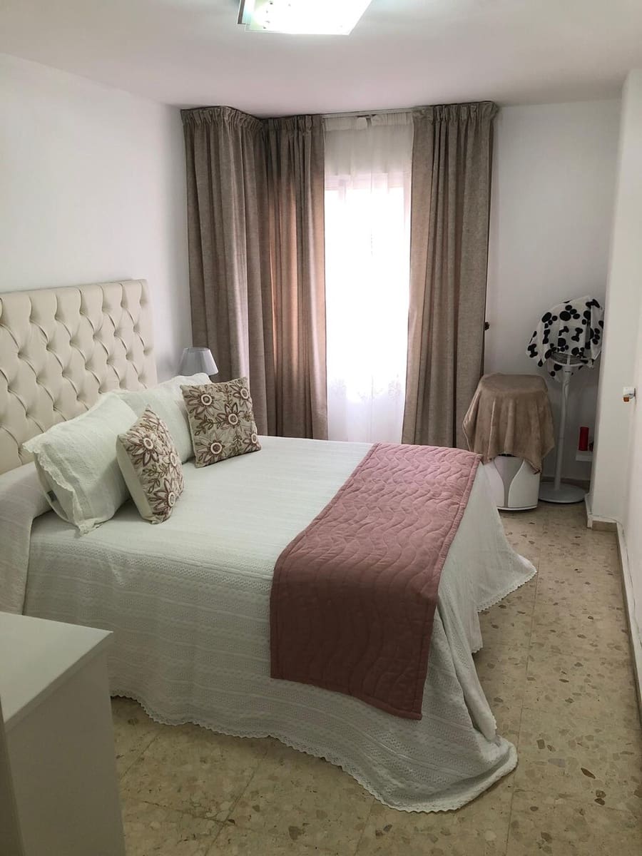 3 bedroom Apartment for sale in Velez-Malaga - € 269,900 (Ref: 9822381)