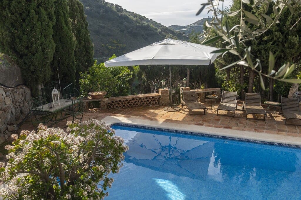 6 bedroom Finca/Country House for sale in Sayalonga with pool - € 690,000 (Ref: 9839010)