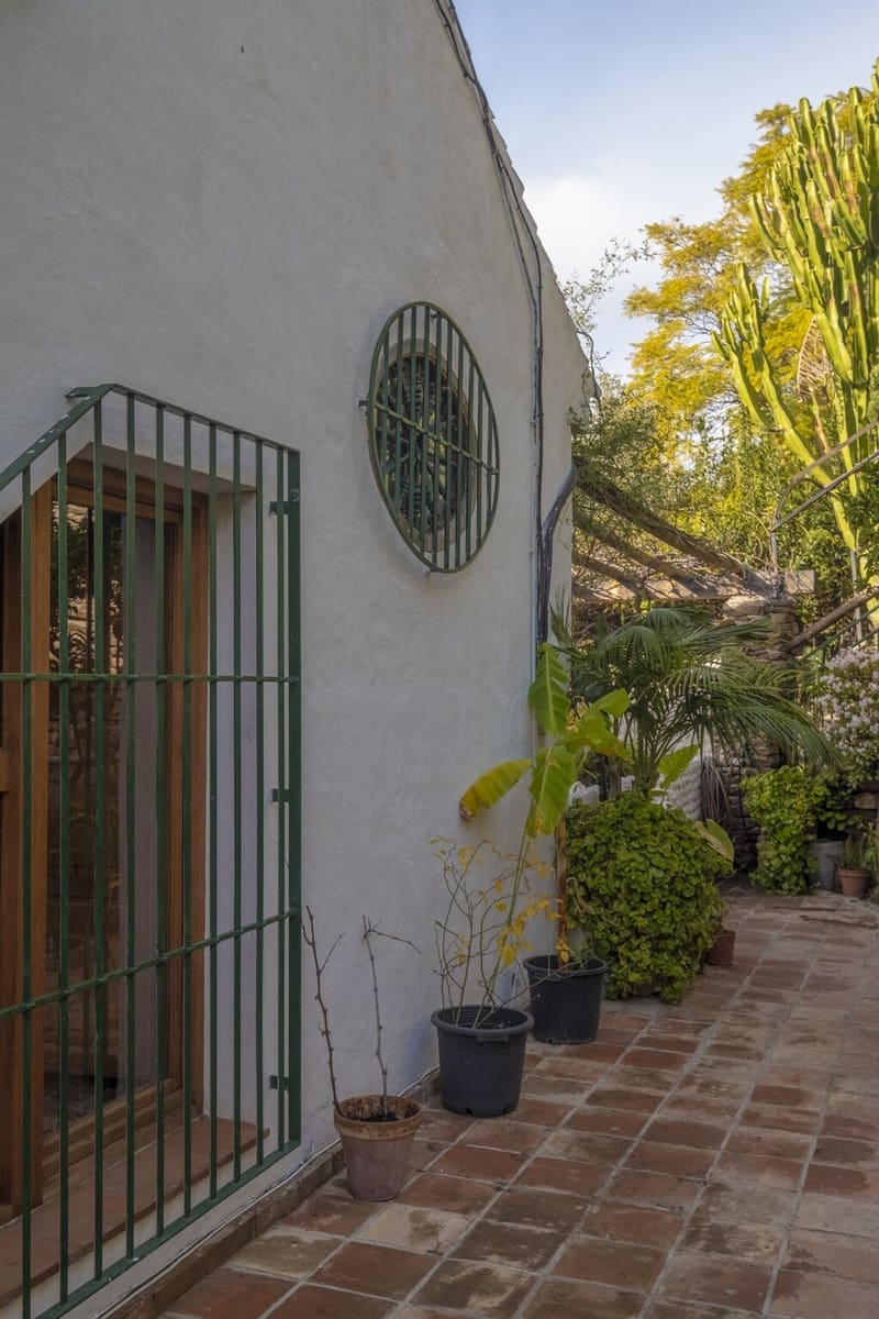 6 bedroom Finca/Country House for sale in Sayalonga with pool - € 690,000 (Ref: 9839010)