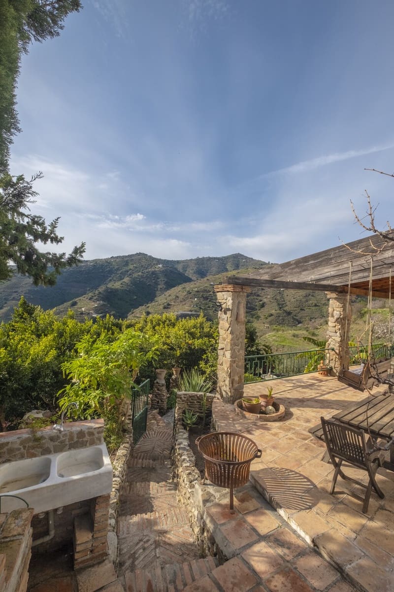 6 bedroom Finca/Country House for sale in Sayalonga with pool - € 690,000 (Ref: 9839010)