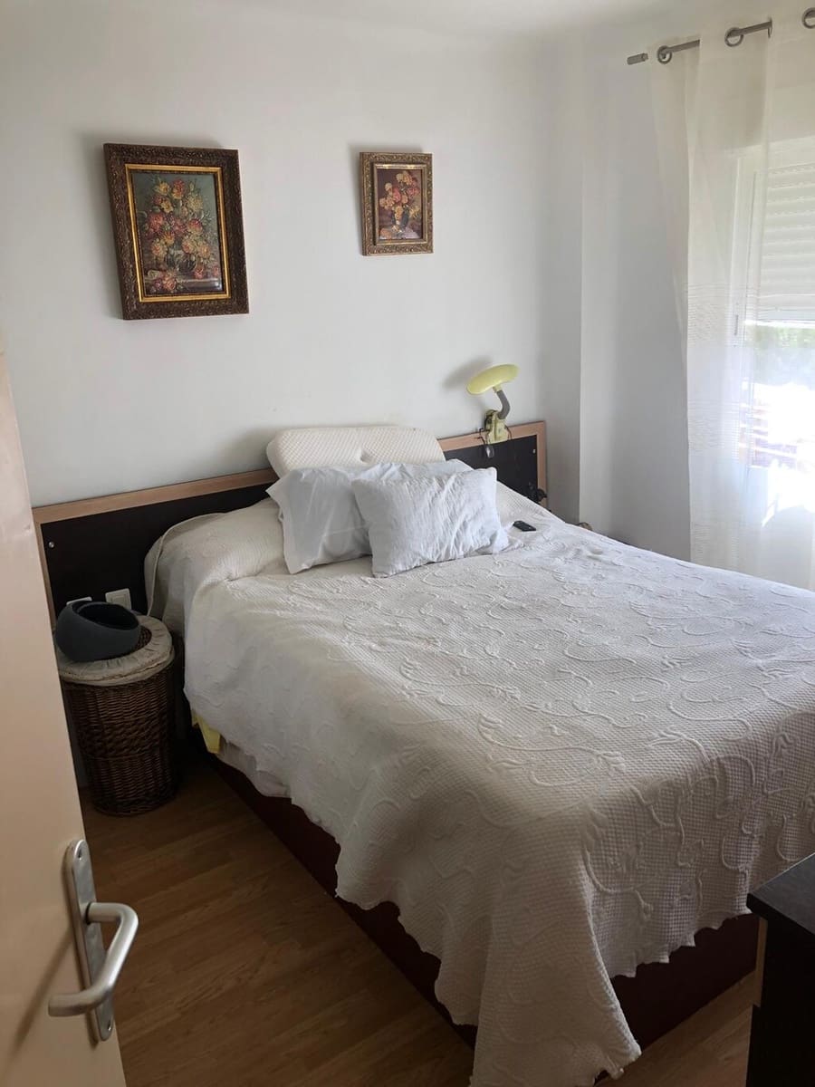 2 bedroom Apartment for sale in Torre del Mar - € 199,500 (Ref: 9868366)