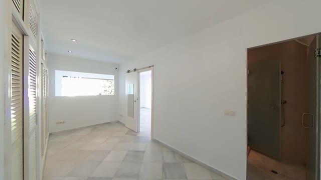 1 slaapkamer Appartement te koop in Málaga stad met zwembad - € 336.000 (Ref: 9875795)