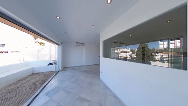 1 slaapkamer Appartement te koop in Málaga stad met zwembad - € 336.000 (Ref: 9875795)