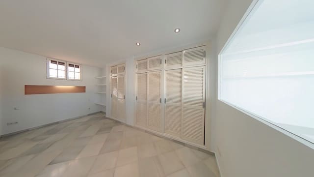1 slaapkamer Appartement te koop in Málaga stad met zwembad - € 336.000 (Ref: 9875795)