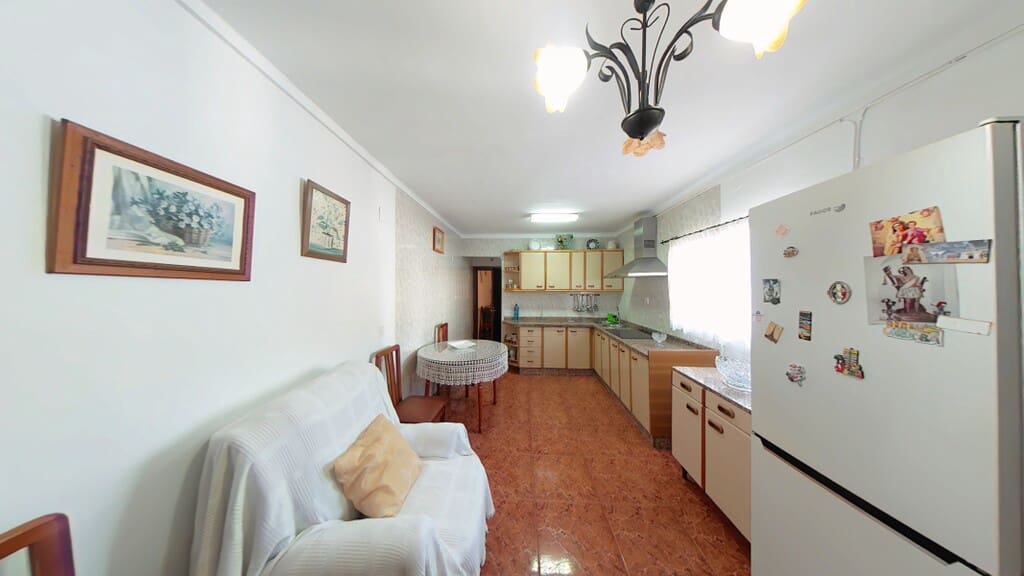 4 bedroom Townhouse for sale in Algarrobo - € 175,000 (Ref: 9884242)