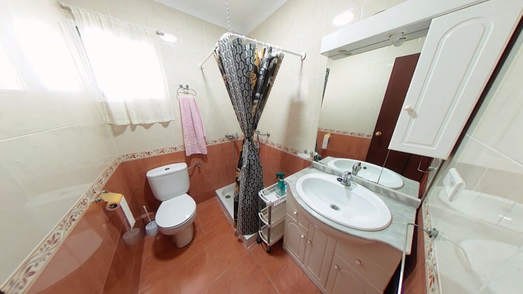 4 bedroom Townhouse for sale in Algarrobo - € 175,000 (Ref: 9884242)