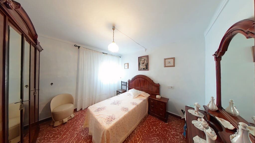 4 bedroom Townhouse for sale in Algarrobo - € 175,000 (Ref: 9884242)