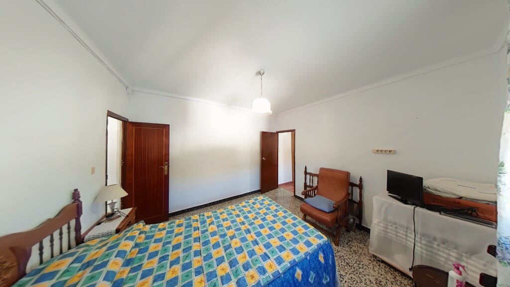 4 bedroom Townhouse for sale in Algarrobo - € 175,000 (Ref: 9884242)