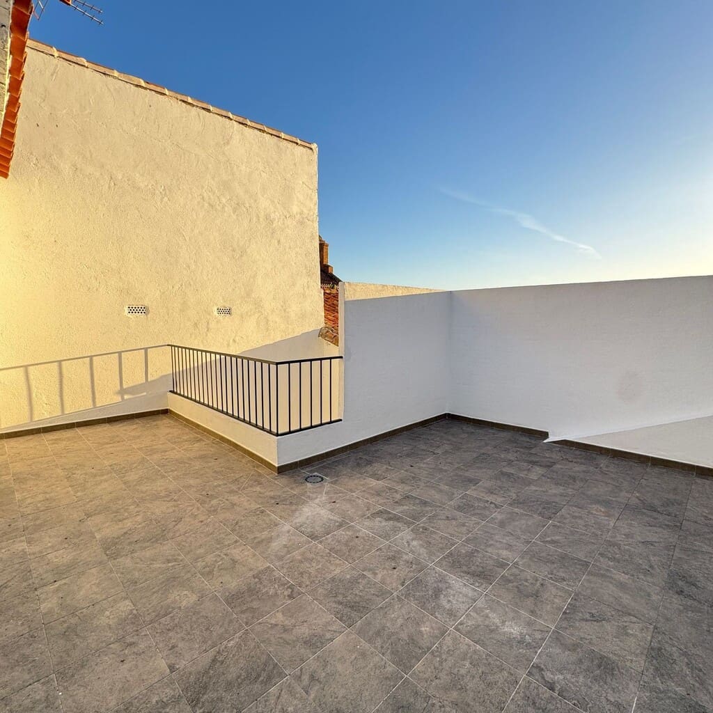 2 soveværelse Byhus til salg i Periana - € 167.000 (Ref: 9884243)