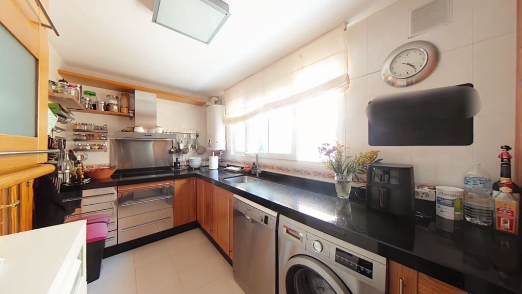 2 makuuhuone Huoneisto myytävänä paikassa Torrox-Costa - 365 000 € (Ref: 9887957)