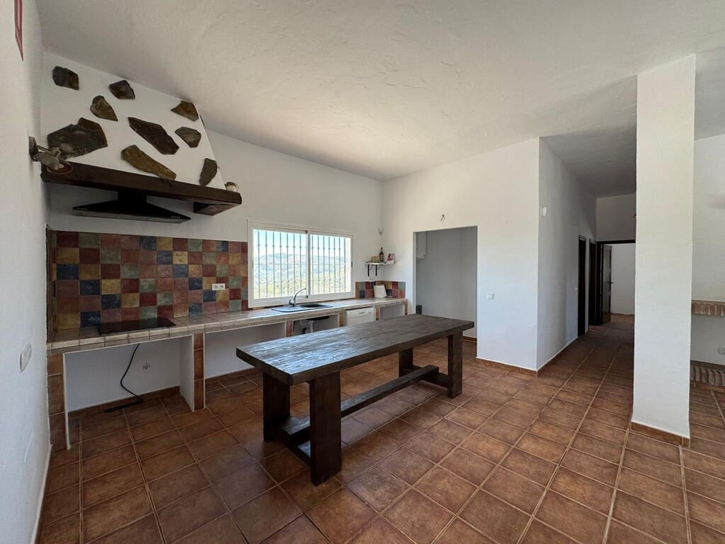 3 bedroom Finca/Country House for sale in Cutar with pool - € 345,000 (Ref: 9896363)