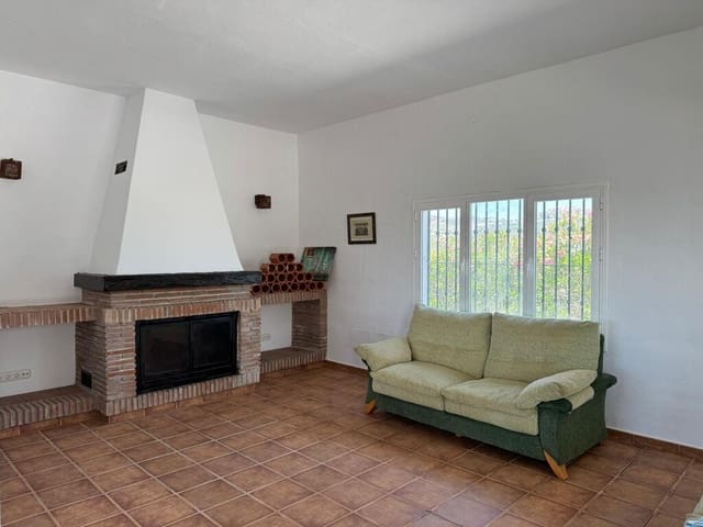 3 bedroom Finca/Country House for sale in Cútar with pool - € 345,000 (Ref: 9896363)