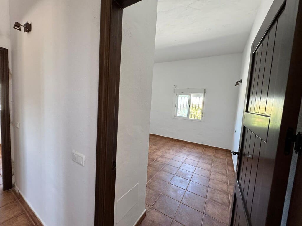 3 bedroom Finca/Country House for sale in Cutar with pool - € 345,000 (Ref: 9896363)