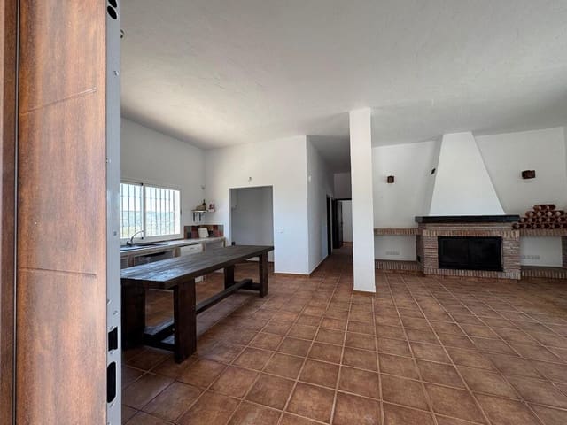 3 bedroom Finca/Country House for sale in Cútar with pool - € 345,000 (Ref: 9896363)
