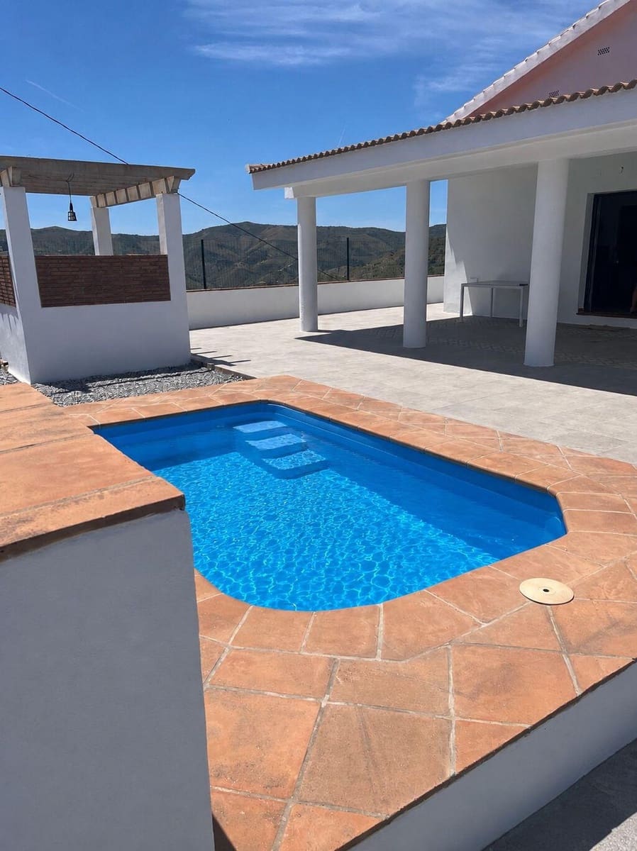 3 bedroom Finca/Country House for sale in Cutar with pool - € 345,000 (Ref: 9896363)