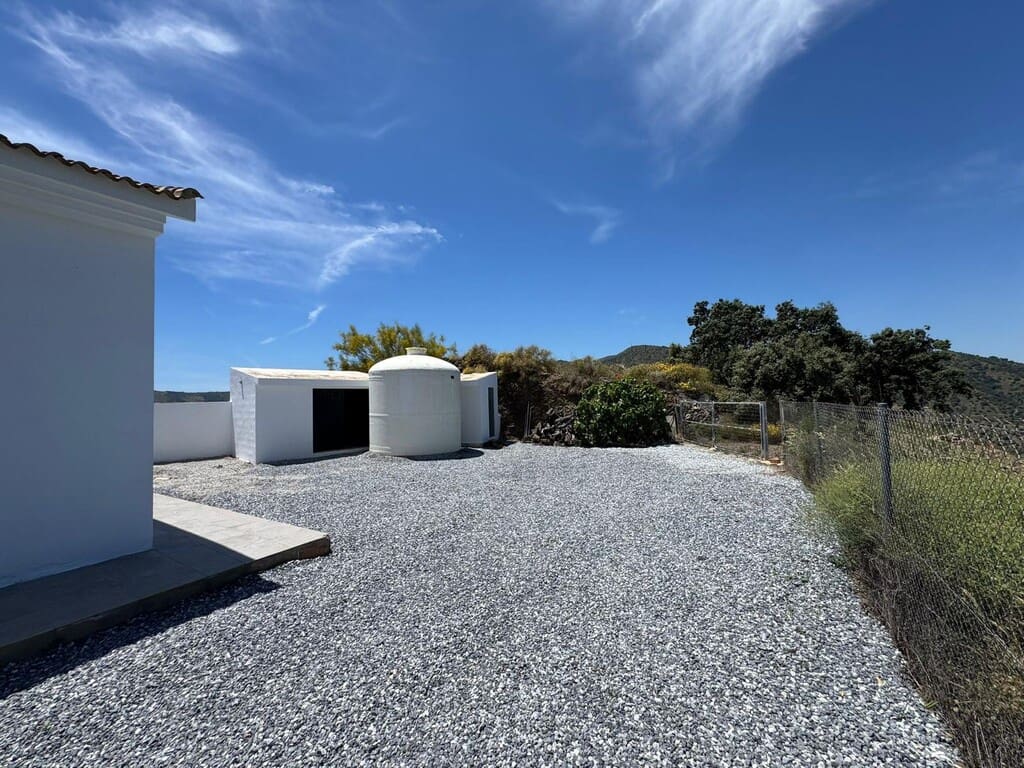 3 bedroom Finca/Country House for sale in Cutar with pool - € 345,000 (Ref: 9896363)