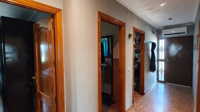6 chambre Finca/Maison de Campagne à vendre à Vélez-Málaga - 350 000 € (Ref: 9903965)