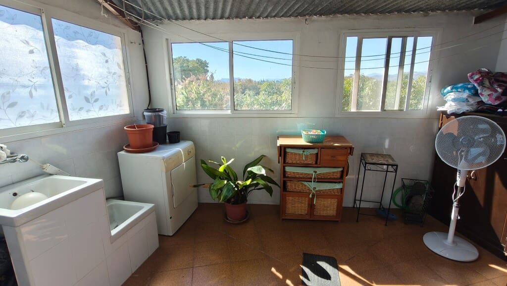 6 chambre Finca/Maison de Campagne à vendre à Velez-Malaga avec piscine - 350 000 € (Ref: 9903965)