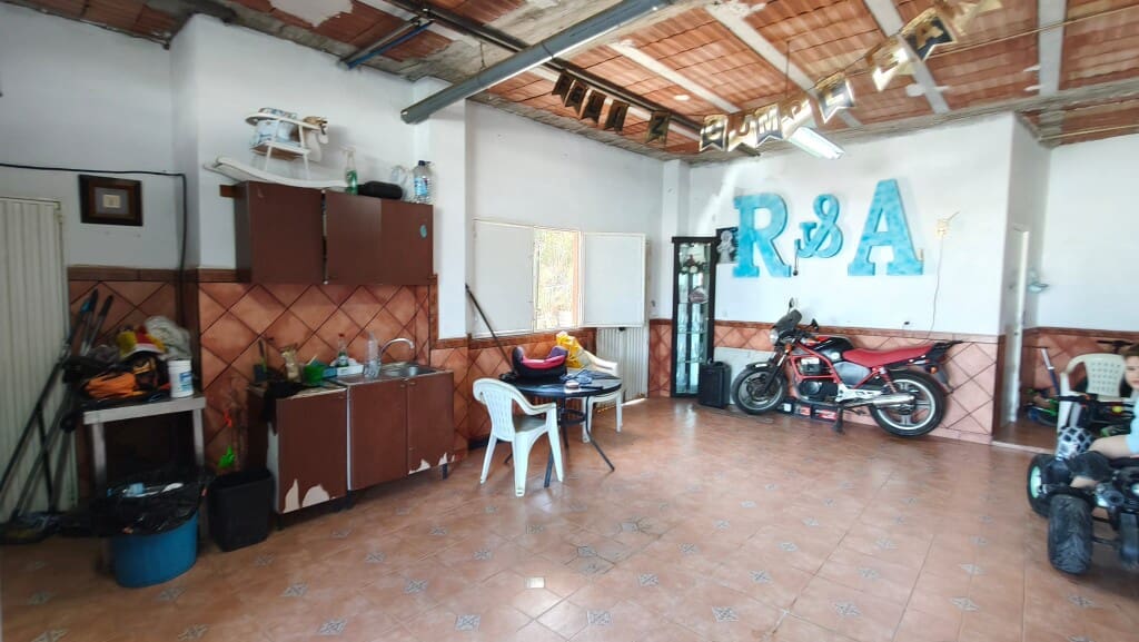 6 chambre Finca/Maison de Campagne à vendre à Velez-Malaga avec piscine - 350 000 € (Ref: 9903965)
