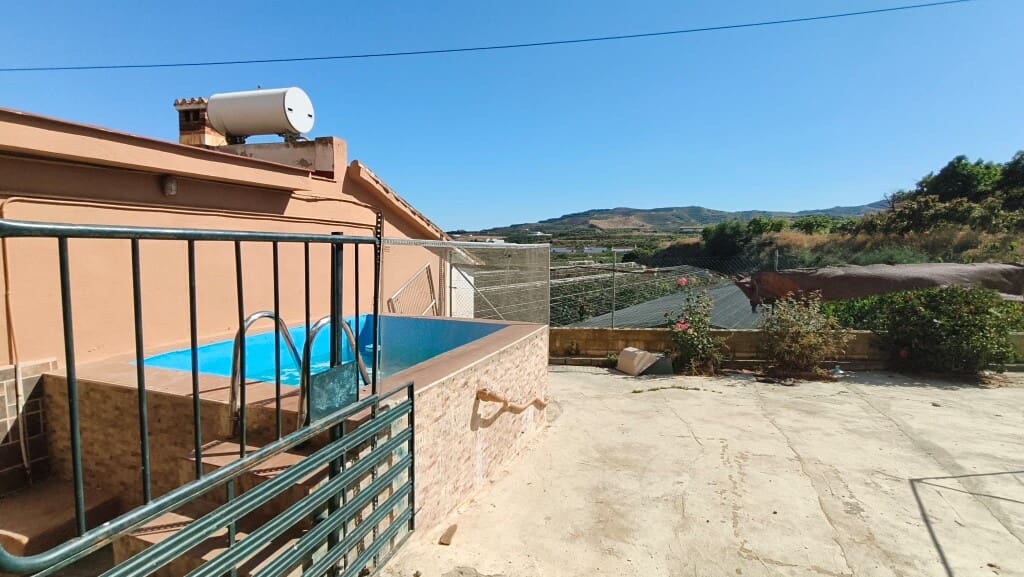 6 chambre Finca/Maison de Campagne à vendre à Velez-Malaga avec piscine - 350 000 € (Ref: 9903965)