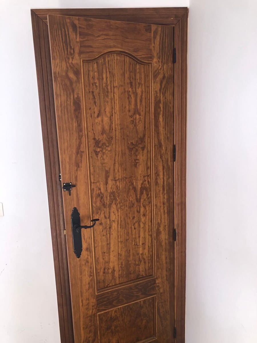 Casa de 9 habitaciones en Sayalonga en venta - 235.000 € (Ref: 9906931)