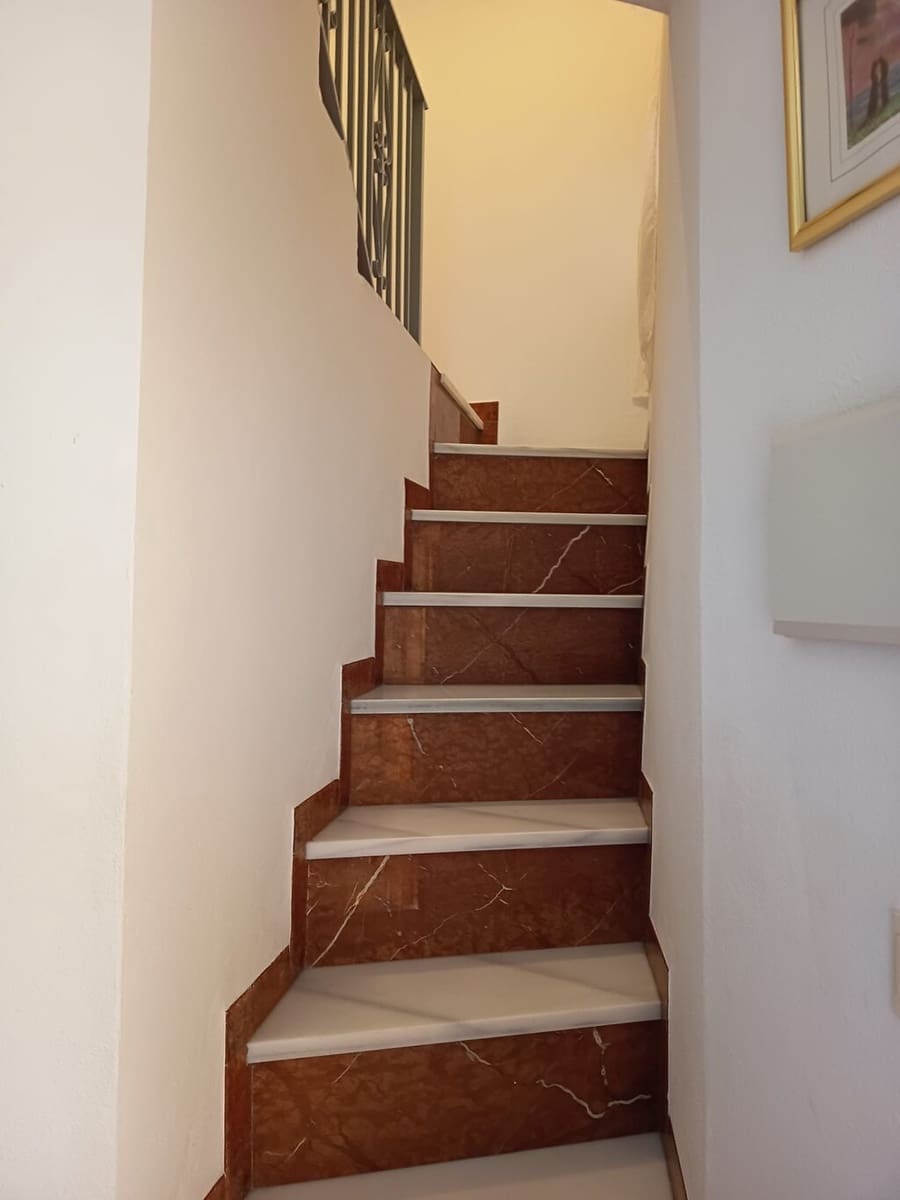 3 soveværelse Byhus til salg i Canillas de Albaida - € 99.900 (Ref: 9935991)