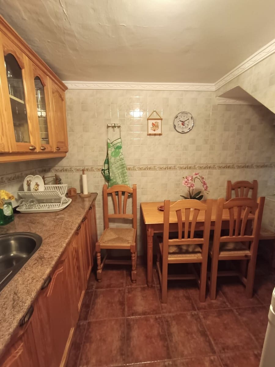 3 soveværelse Byhus til salg i Canillas de Albaida - € 99.900 (Ref: 9935991)