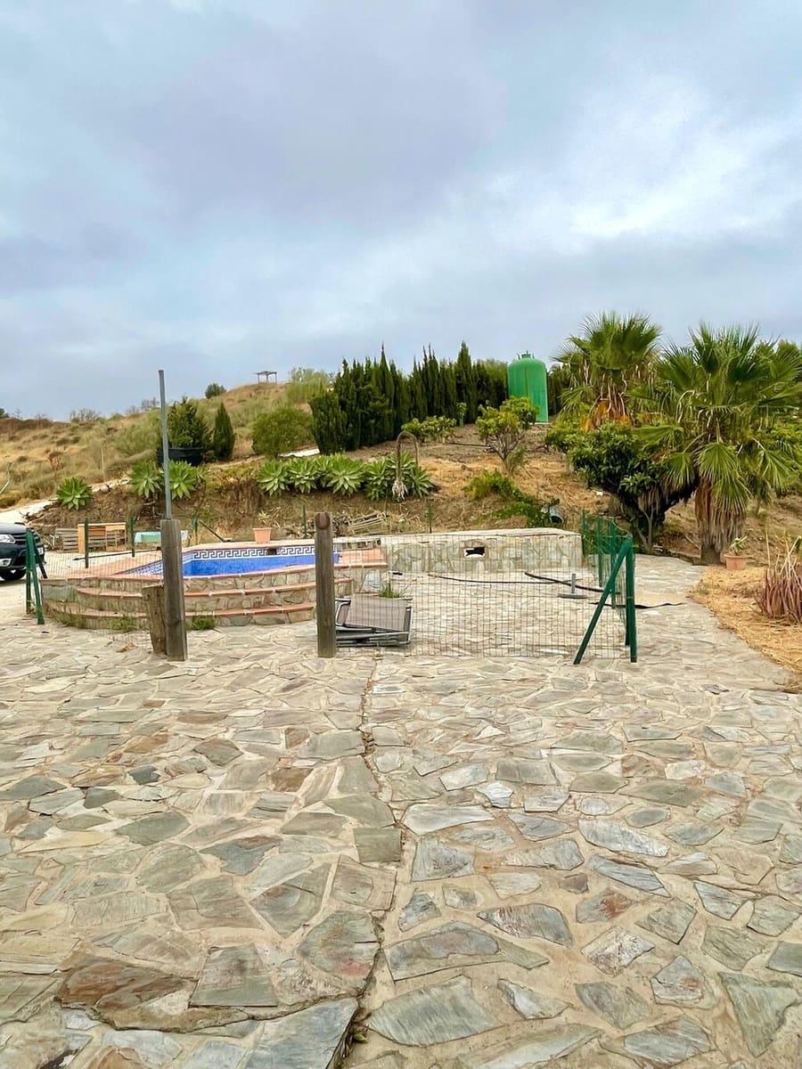Finca/Country House for sale in Caleta de Velez - € 398,000 (Ref: 9935992)