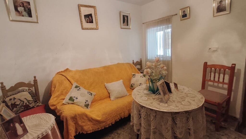 4 bedroom Townhouse for sale in Archez - € 71,000 (Ref: 9966283)
