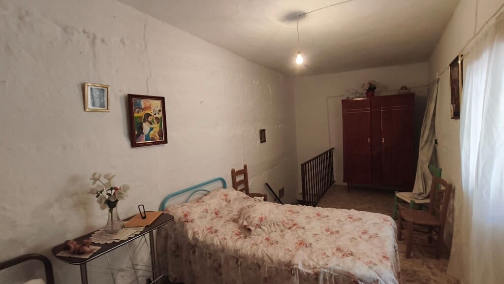 4 bedroom Townhouse for sale in Archez - € 71,000 (Ref: 9966283)