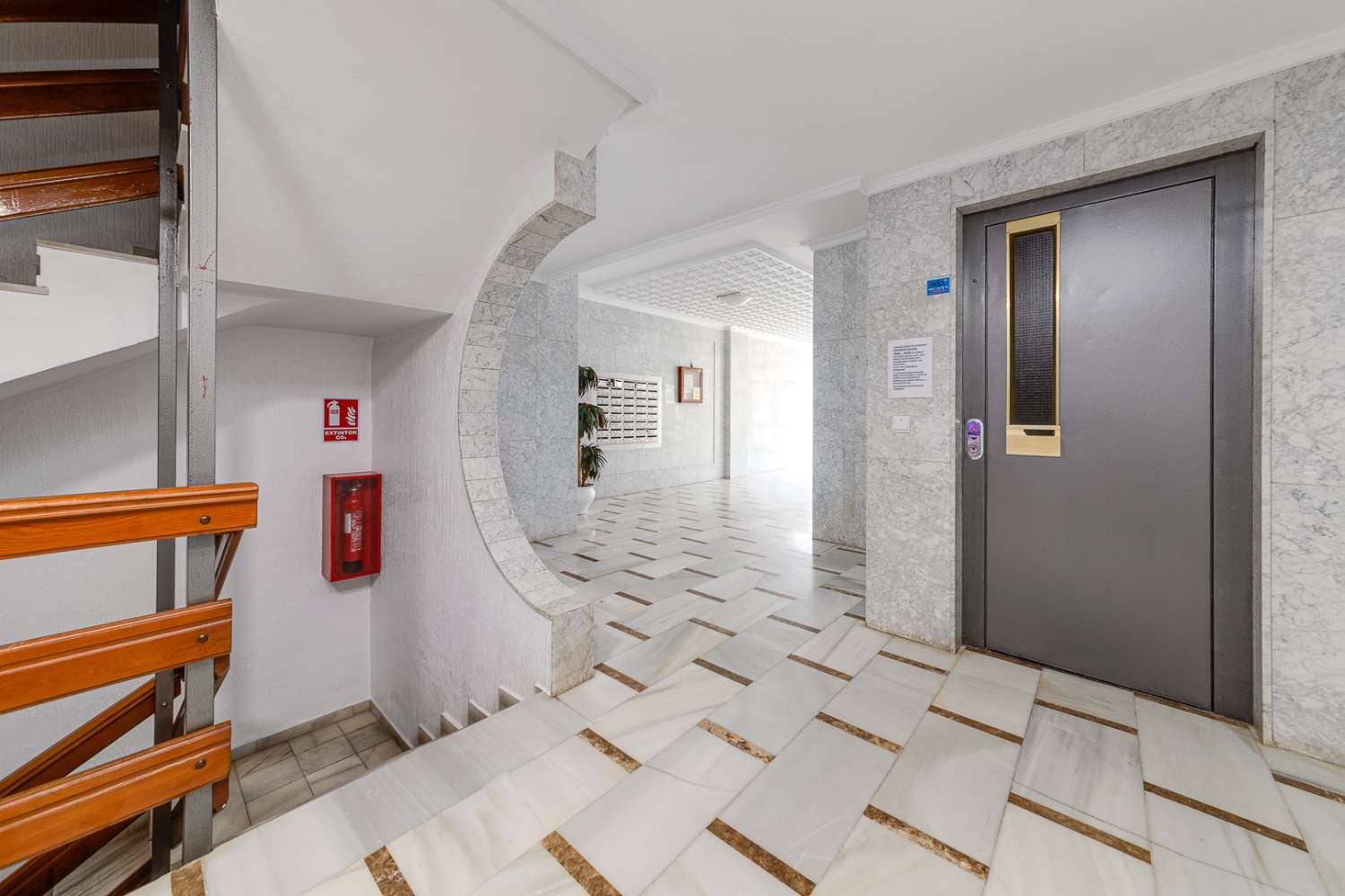 3 soveværelse Lejlighed til salg i Torrevieja med swimmingpool - € 256.000 (Ref: 10003549)