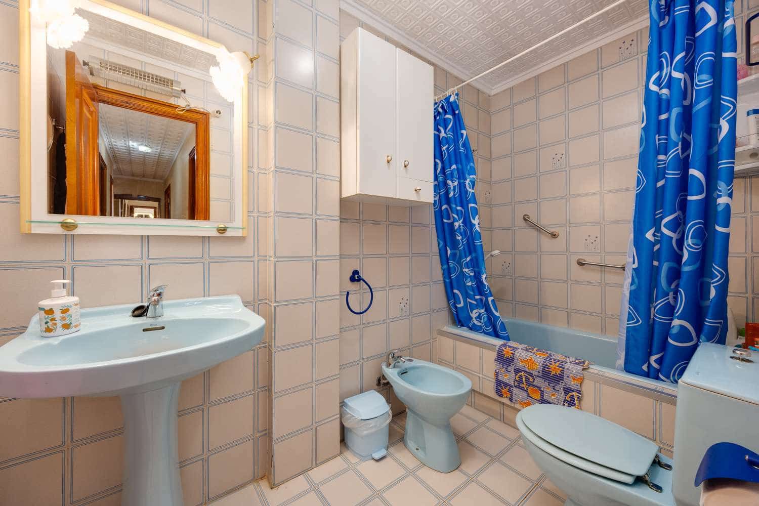 3 soveværelse Lejlighed til salg i Torrevieja med swimmingpool - € 256.000 (Ref: 10003549)