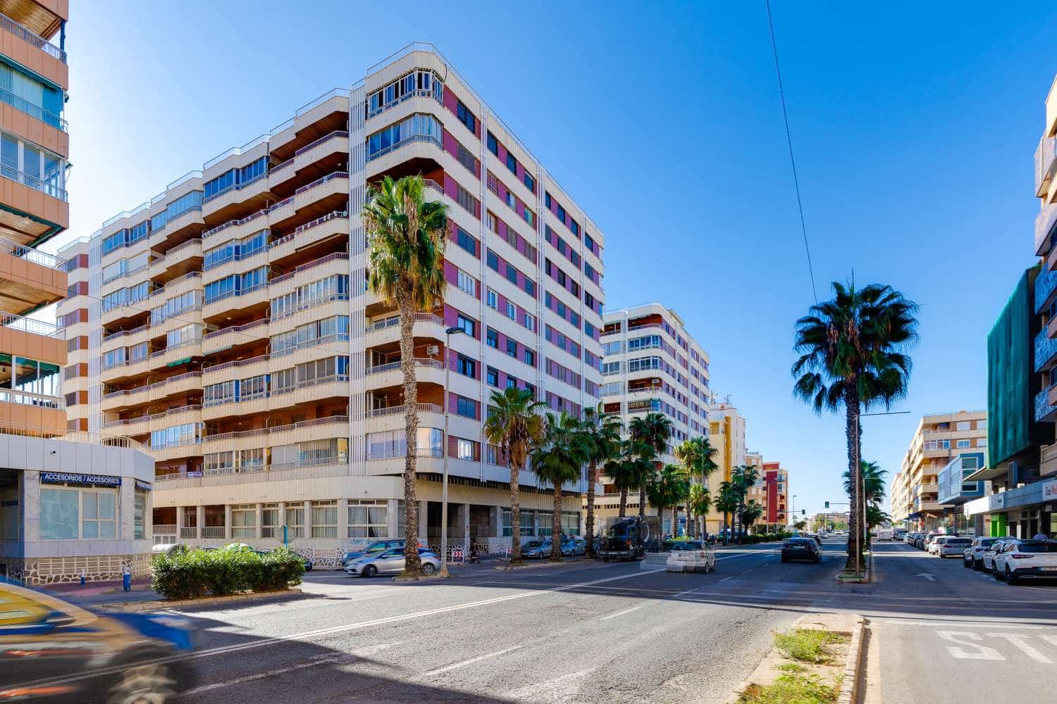 3 soveværelse Lejlighed til salg i Torrevieja med swimmingpool - € 256.000 (Ref: 10003549)