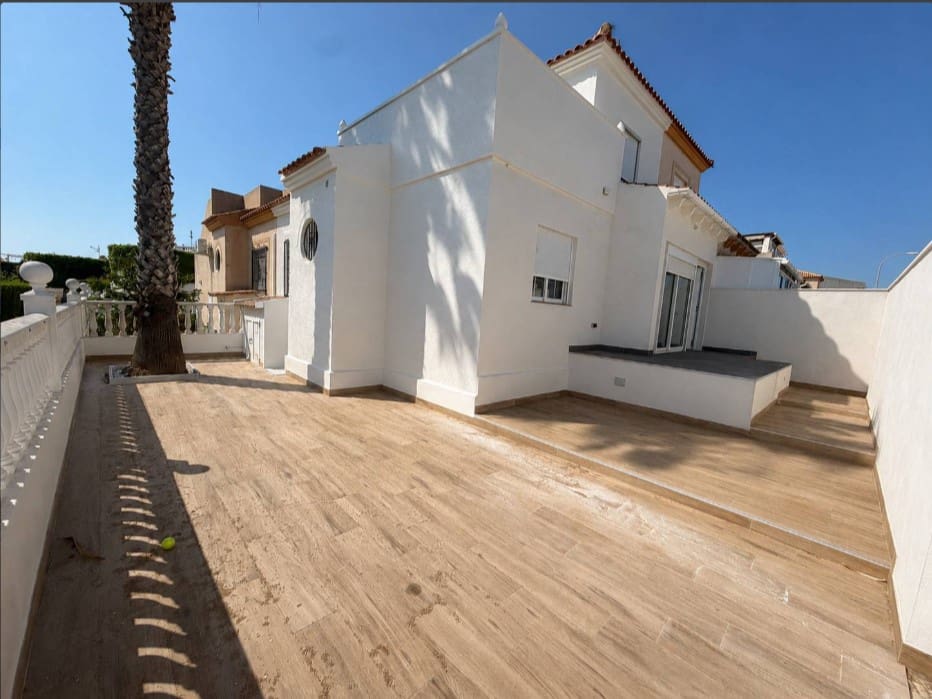 3 soveværelse Lejlighed til salg i Los Altos med swimmingpool - € 239.000 (Ref: 10003550)
