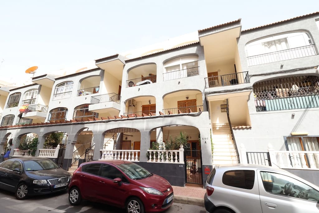 2 soverom Leilighet til salgs i Torrevieja - € 170 000 (Ref: 10003551)