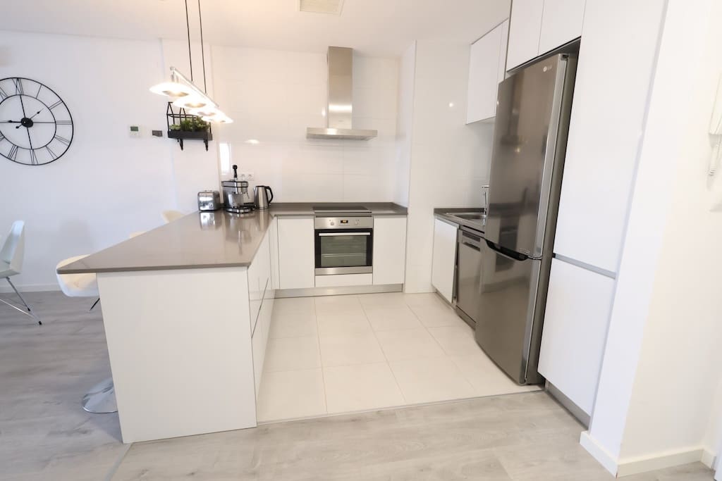 2 soveværelse Lejlighed til salg i Orihuela Costa med swimmingpool garage - € 289.000 (Ref: 10011096)
