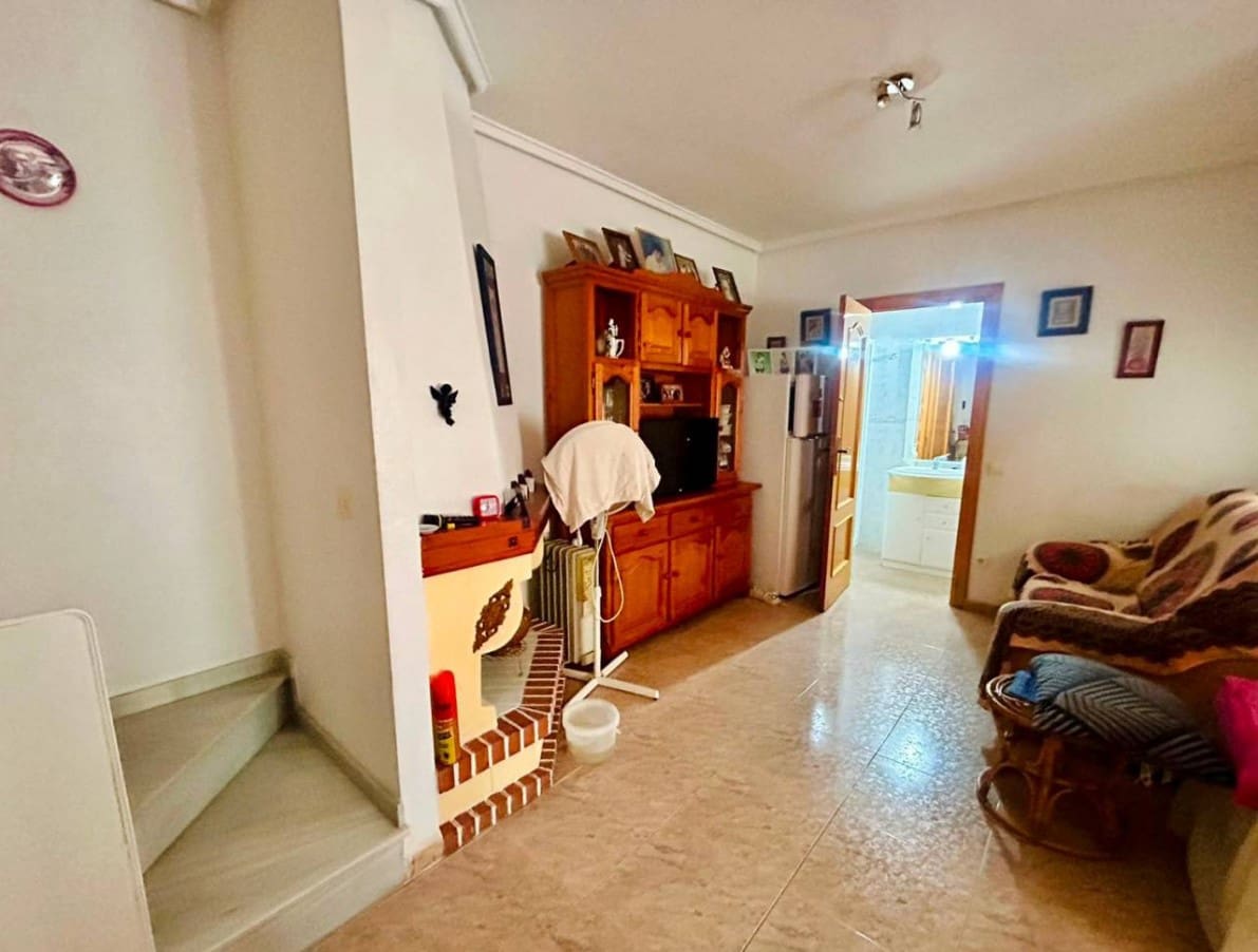 3 makuuhuone Asunto myytävänä paikassa Torrevieja - 219 000 € (Ref: 10022101)