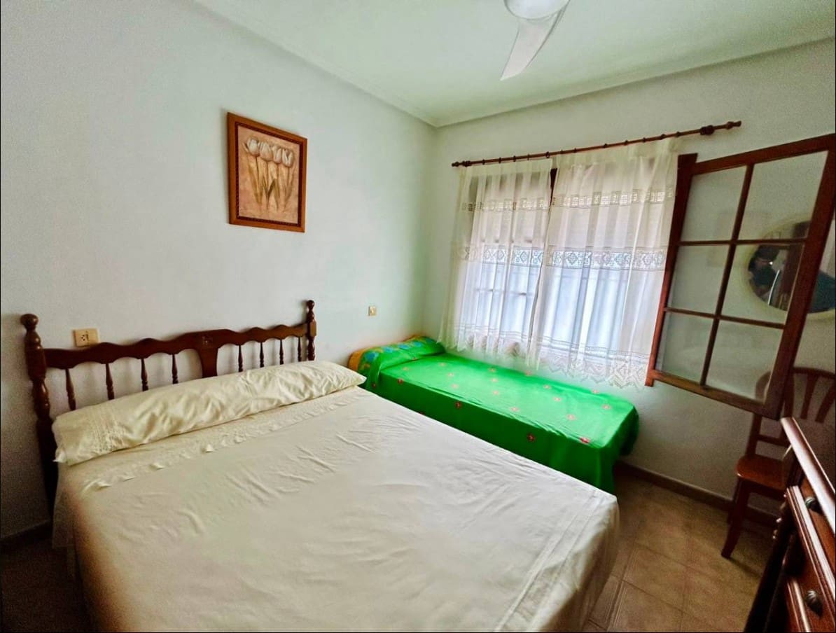 3 makuuhuone Asunto myytävänä paikassa Torrevieja - 219 000 € (Ref: 10022101)