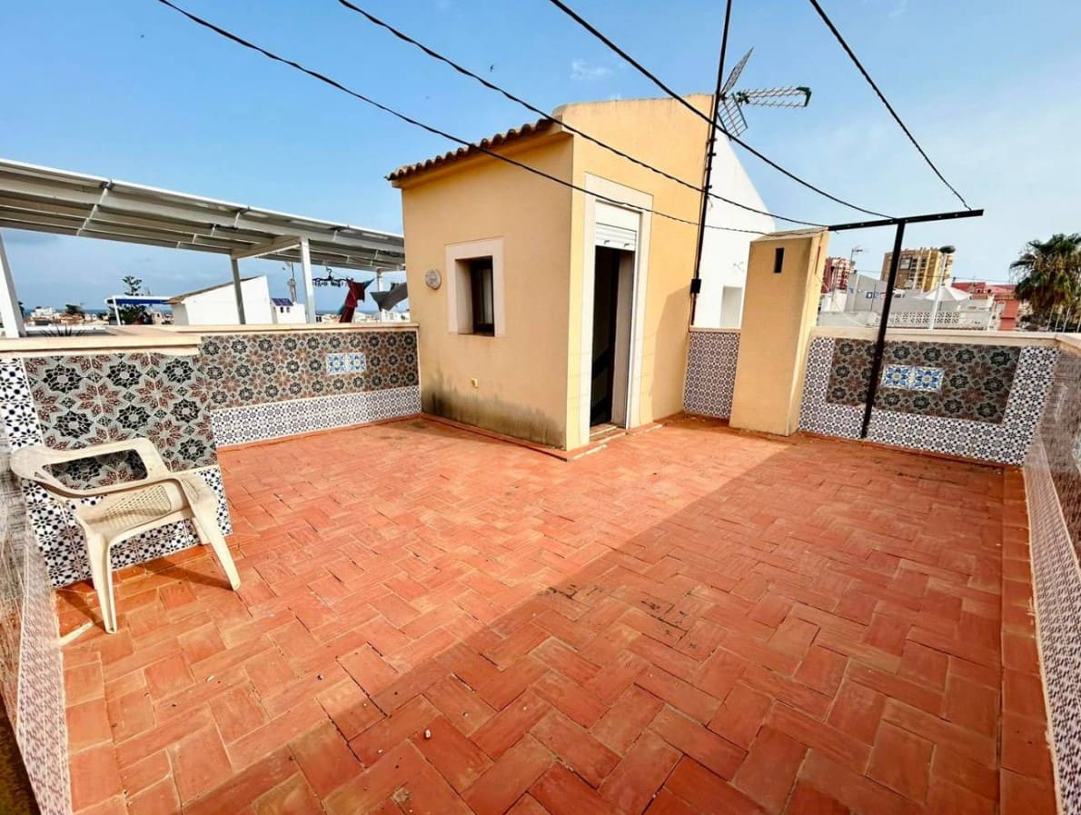 3 makuuhuone Asunto myytävänä paikassa Torrevieja - 219 000 € (Ref: 10022101)