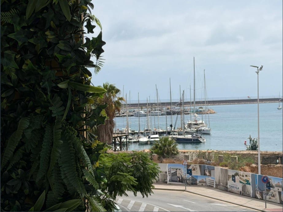 3 slaapkamer Appartement te koop in Torrevieja - € 269.900 (Ref: 10022102)