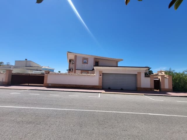 4 Zimmer Villa zu verkaufen in Ciudad Quesada, Rojales mit Pool Garage - 859.000 € (Ref: 10035014)