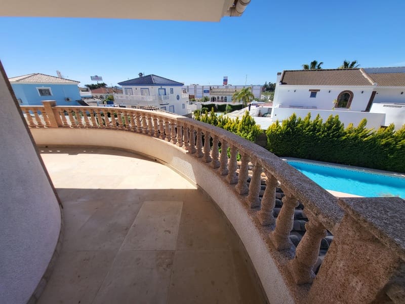 4 Zimmer Villa zu verkaufen in Ciudad Quesada mit Pool Garage - 859.000 € (Ref: 10035014)