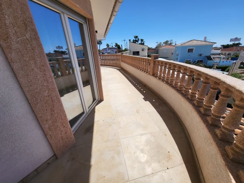 4 Zimmer Villa zu verkaufen in Ciudad Quesada mit Pool Garage - 859.000 € (Ref: 10035014)