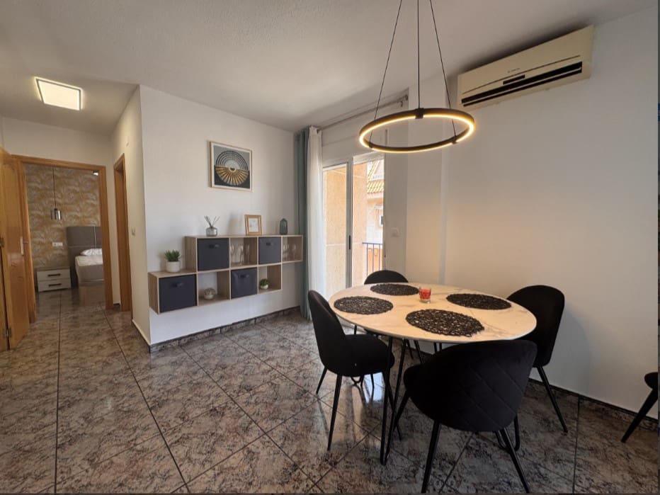 3 soverom Leilighet til salgs i Torrevieja med svømmebasseng - € 234 900 (Ref: 10037090)