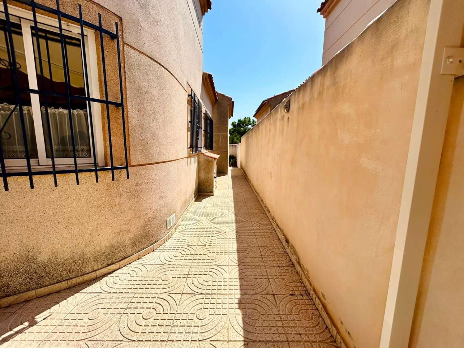 3 bedroom Villa for sale in San Luis with pool garage - € 360,000 (Ref: 10037091)
